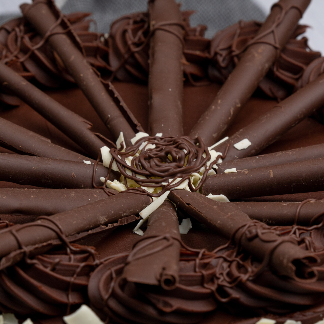 10" chocolate mud cake image 1